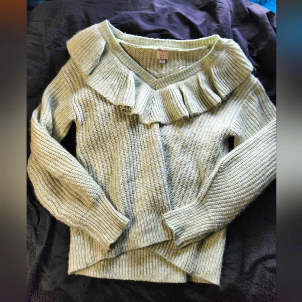 RUFFLE SWEATER - Picture 3 of 4